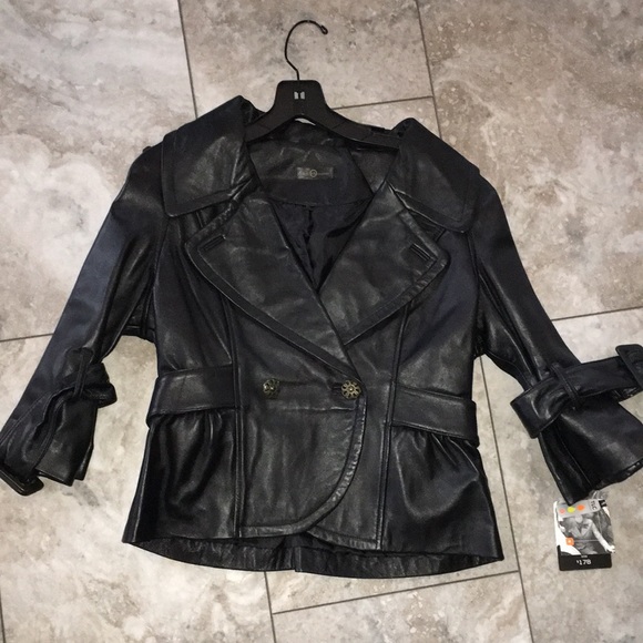WILSONS NWT REAL LEATHER DETAILED BLACKSTRUCTURED JACKET SIZE MEDIUM